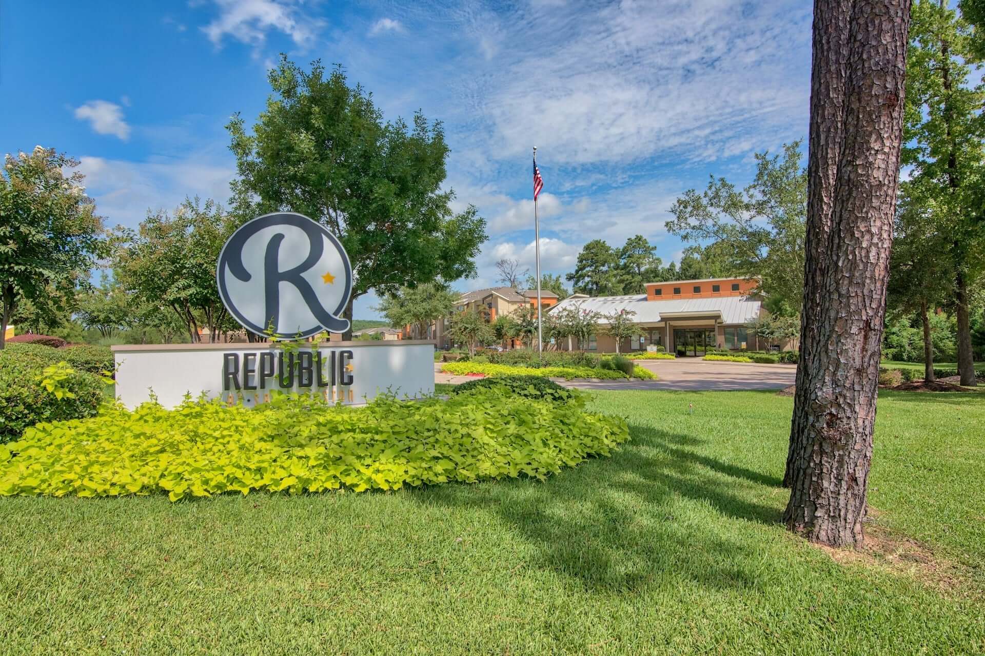 property sign for the republic at sam houston apartments